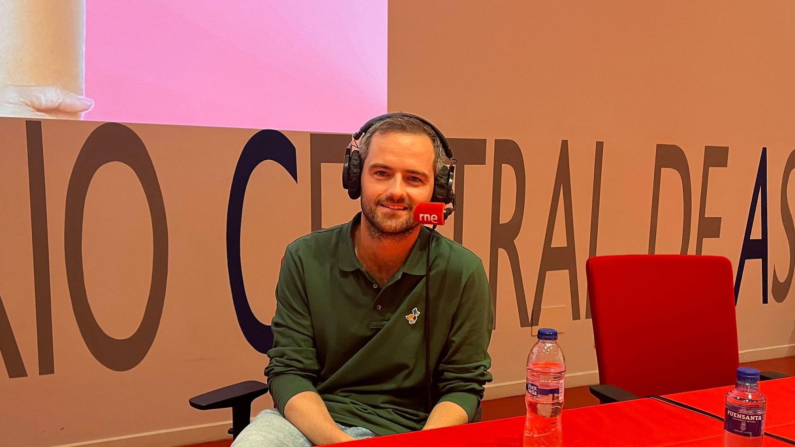 No es día cualquiera - Fernando Aguirregomezcorta, el oncólogo que trajo a 13 niños gazatíes con cáncer a salvo a España - Escuchar ahora