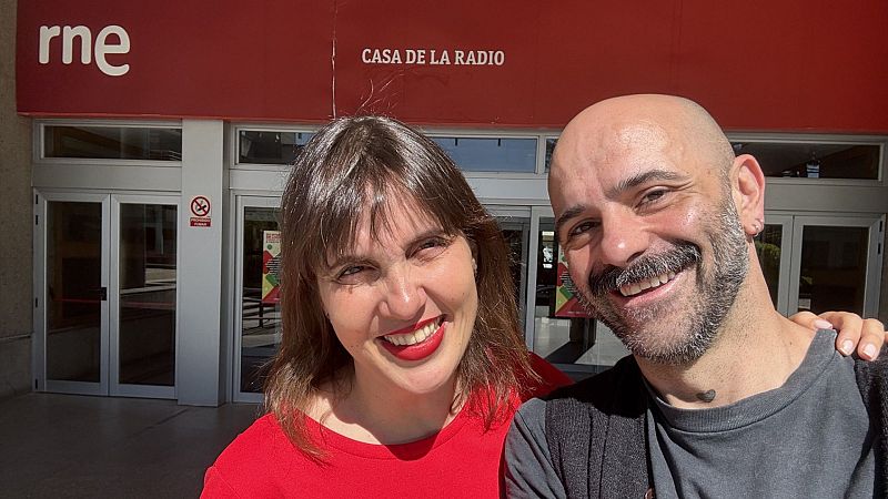 Joaquín Abella y su 'Escarabajo Ciervo' - A compás | Escuchar