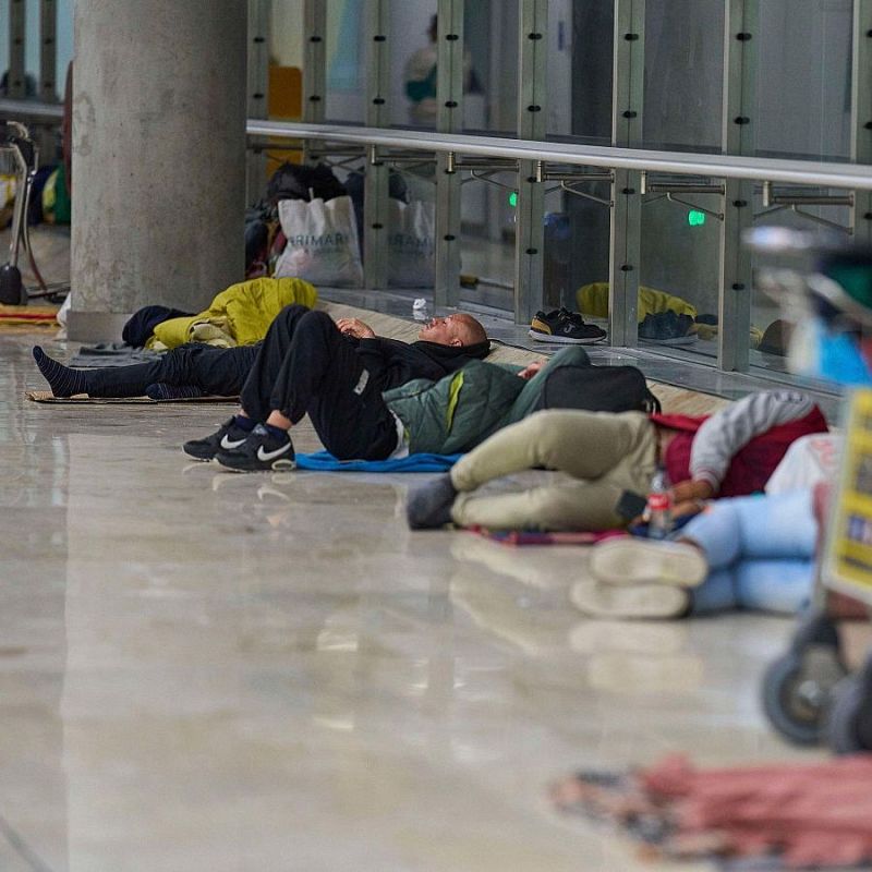 Más cerca - Desciende el número de personas sin hogar que pernoctan en el interior del aeropuerto de Barajas