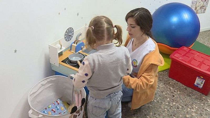 La importància de tenir una família: 280 menors de sis anys viuen en centres tutelats