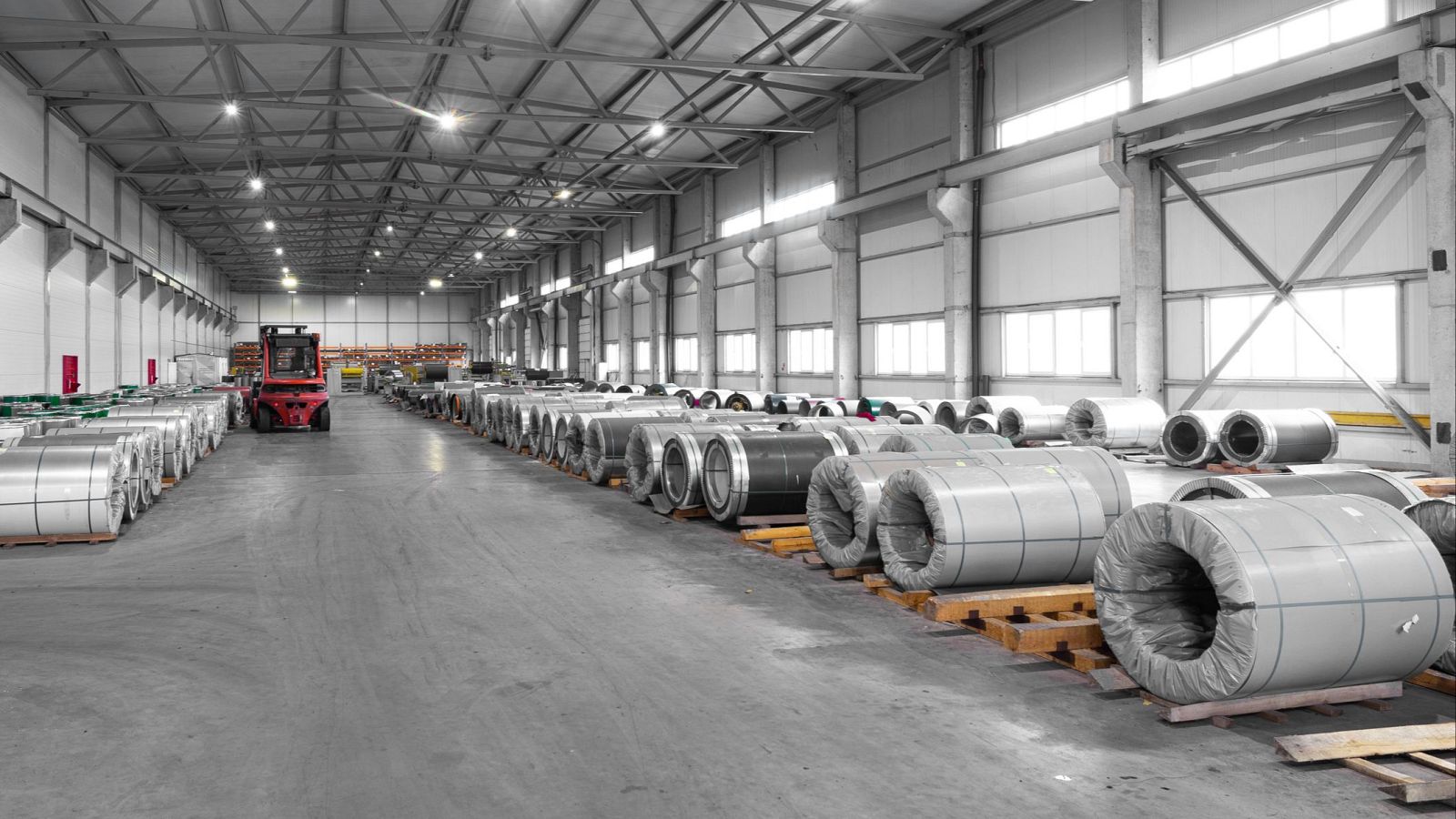 Las Mañanas - Trump anuncia que subirá los aranceles al aluminio y al acero al 50% - Escuchar Ahora