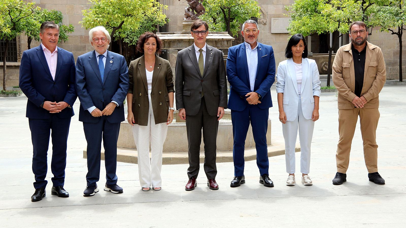 El Govern escenifica el suport dels agents socials als suplements de crèdit | Ferran Cuixart