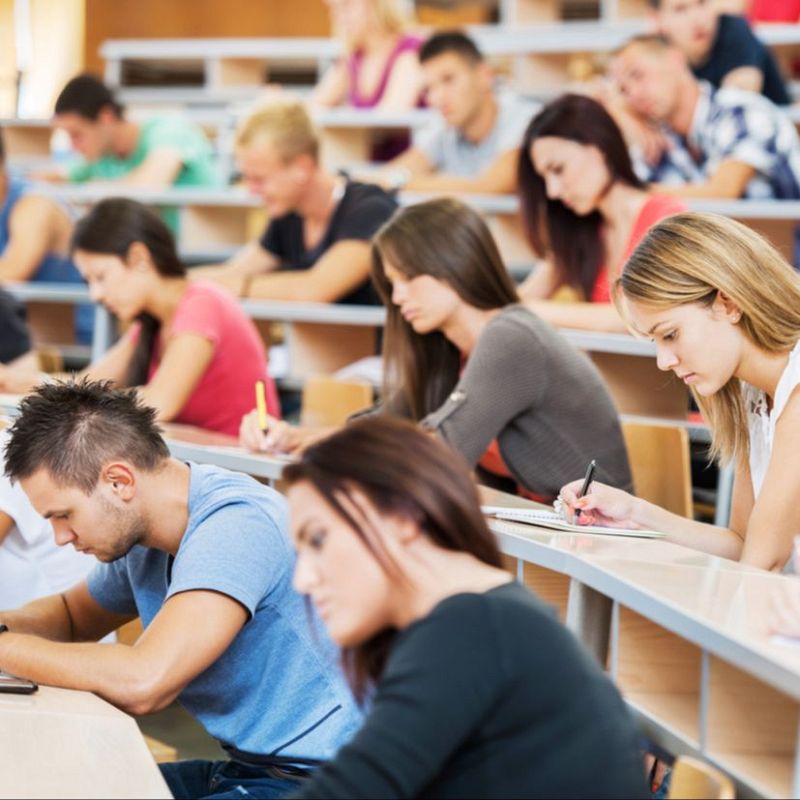 Más cerca - 300.000 estudiantes de Bachillerato se enfrentan a la PAU - Escuchar ahora