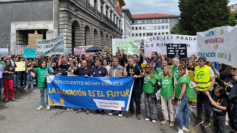 Los sindicatos docentes asturianos rompen las negociaciones con el Principado y mantienen la huelga