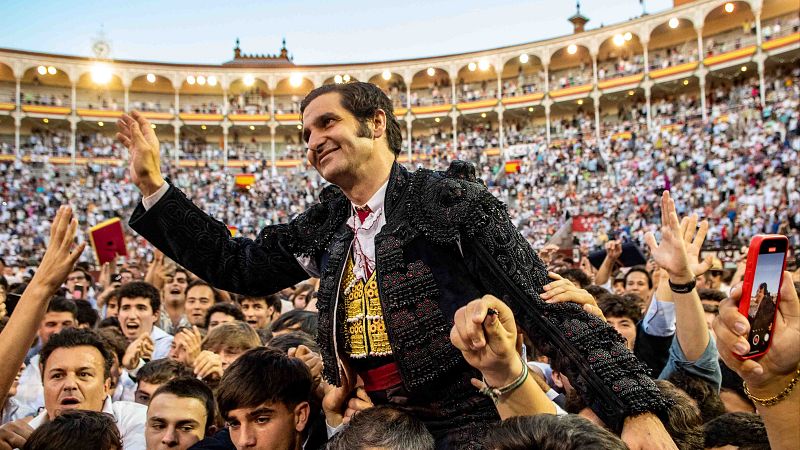 Clarín - Morante, a hombros, corta el tráfico de Madrid - 08/06/25 - Escuchar ahora