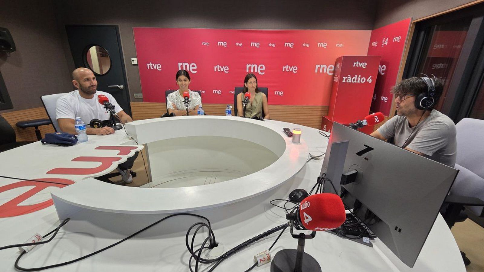 Radiogaceta de los Deportes - La despedida de tres leyendas del waterpolo: Felipe Perrone, Mati Ortiz y Laura Ester - Radiogaceta de los deportes | Escuchar