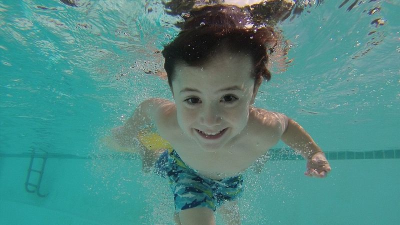 Con bata blanca - Solo hacen falta 90 segundos para ahogarse - 20/06/25 - escuchar ahora