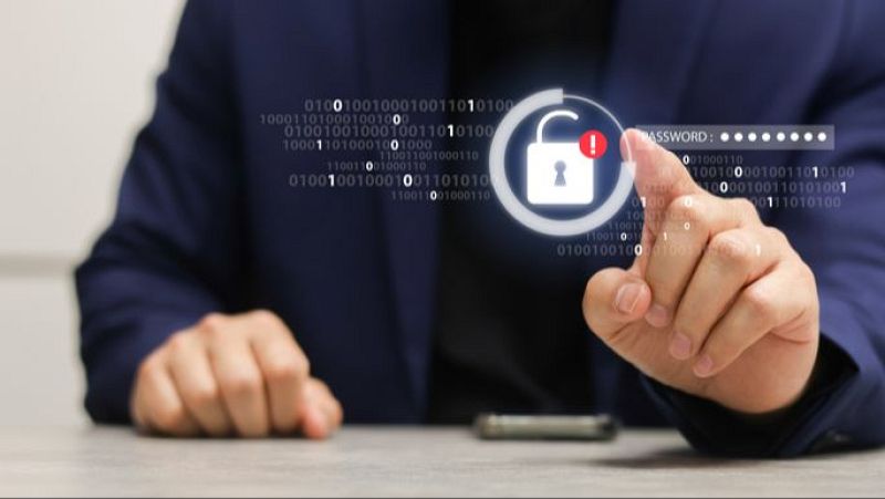 Más de 16.000 millones de contraseñas de Apple, Google y Facebook han quedado expuestas: "Es un incidente grave, pero no es nuevo"