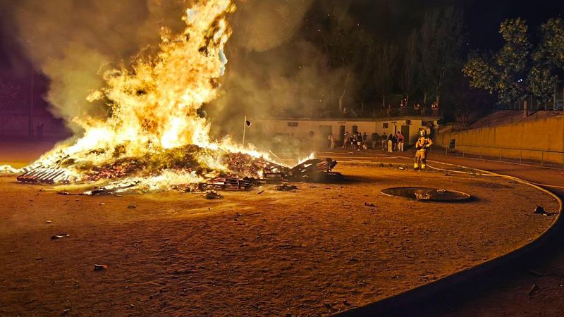 Barcelona es prepara per a la revetlla de Sant Joan | MAITE BOADA