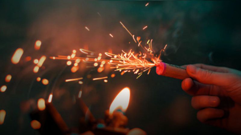 Especialistes alerten del risc de cremades per la pirotècnia | Maria Huguet