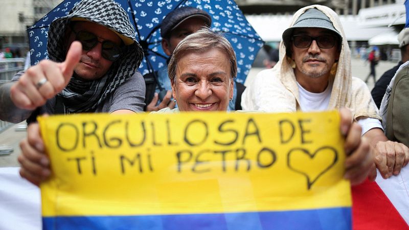 Reportajes 5 continentes - La izquierda colombiana busca un nuevo líder - Escuchar ahora