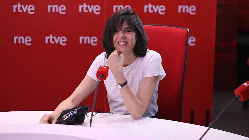 El ojo crítico - Una lanza clavada en medio del amor, relatos de Lara Moreno