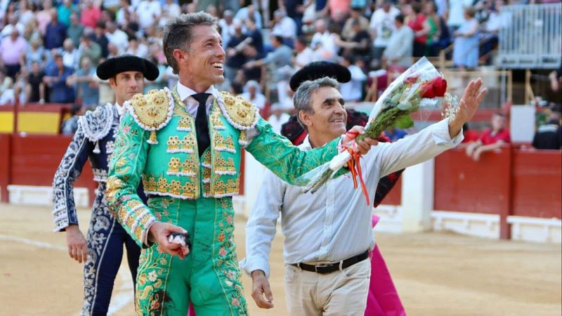 Clarín - Escribano, 5 orejas con Victorinos en Alicante - 28/06/25 - Escuchar ahora