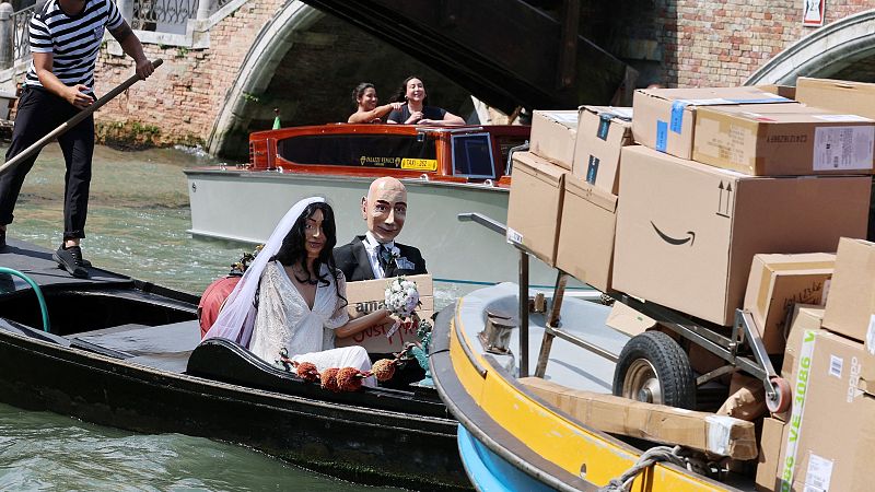 Y Bezos bailó sobre las aguas - 24 horas fin de semana | Escuchar
