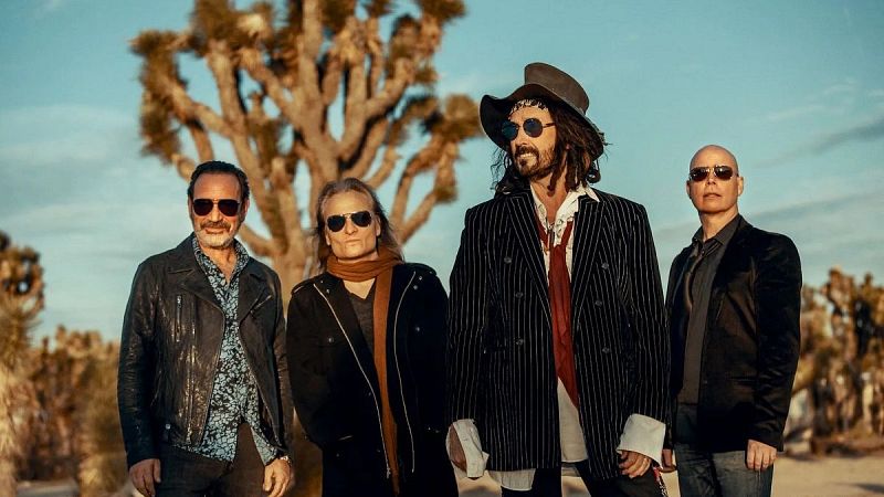 Sin rodeos - Mike Campbell nos regala una nueva canción - 01/07/25 - Escuchar ahora