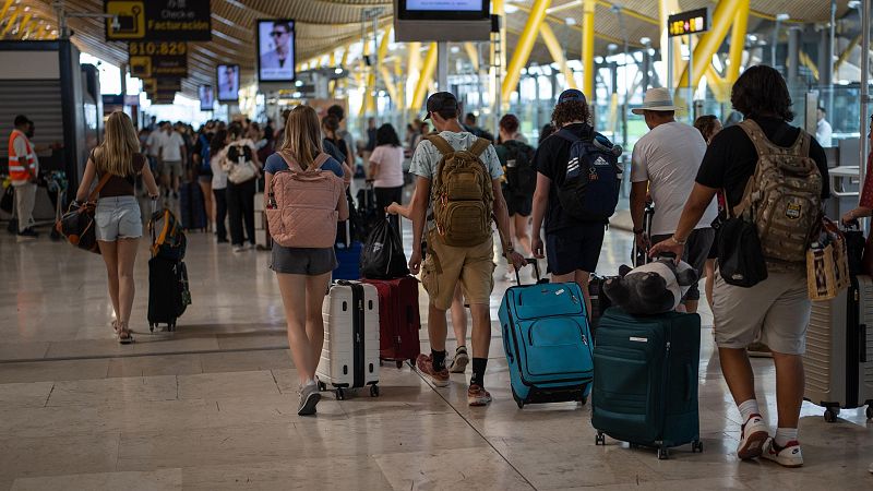 Santiago Vallejo, sobre el colapso en la T4 de Barajas: "Este problema se repite año tras año, es absolutamente intolerable"-Escuchar ahora