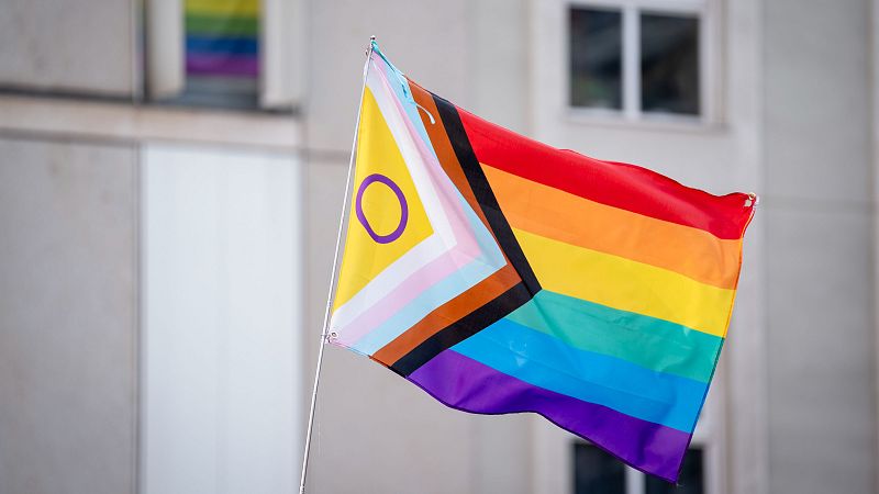 20 años de matrimonio igualitario en España: "Pasábamos a ser ciudadanos de primera" - Escuchar ahora