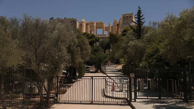 Cinco continentes - Grecia suspende las solicitudes de asilo para quienes desde el norte de África - Escuchar ahora