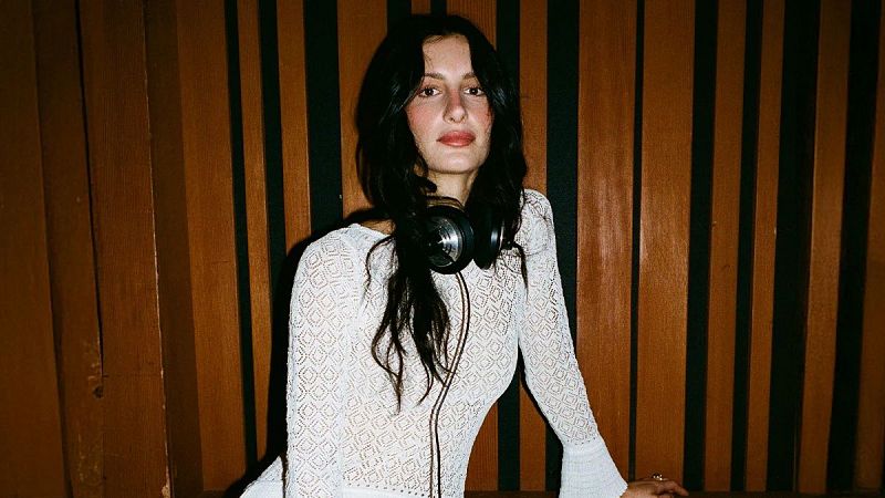 Sin rodeos - Audrey McGraw, hija de Tim McGraw y Faith Hill, deslumbra en su debut - 14/07/25 - Escuchar ahora