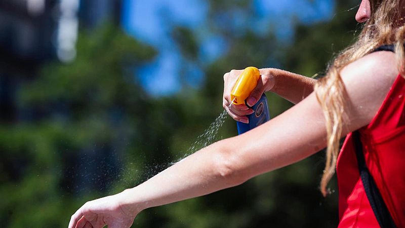 Los riesgos del bronceado excesivo y la desinformación en redes sociales - España a las 8 fin de semana | Escuchar