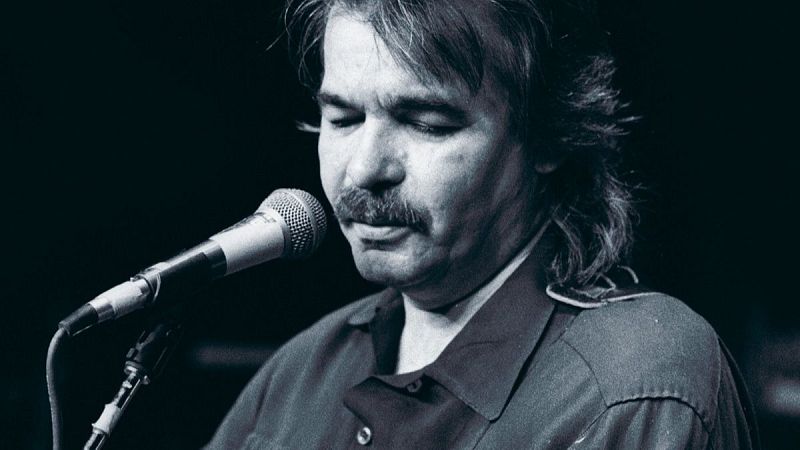 Sin rodeos - Se cumplen 30 años de ‘Lost Dogs & Mixed Blessings’ de John Prine - 21/07/25 - Escuchar ahora