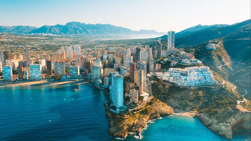 Reportajes Emisoras - Alicante - Skyline Benidorm y energía eólica - 25/07/25 - Escuchar ahora