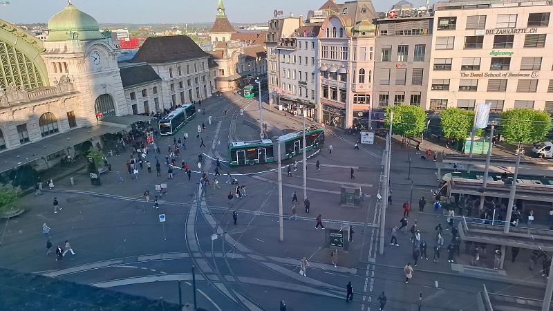 10.000 lugares para viajar con Ángela Gonzalo - Basilea, encrucijada europea de arte, historia y fronteras - 26/07/25 - Escuchar ahora