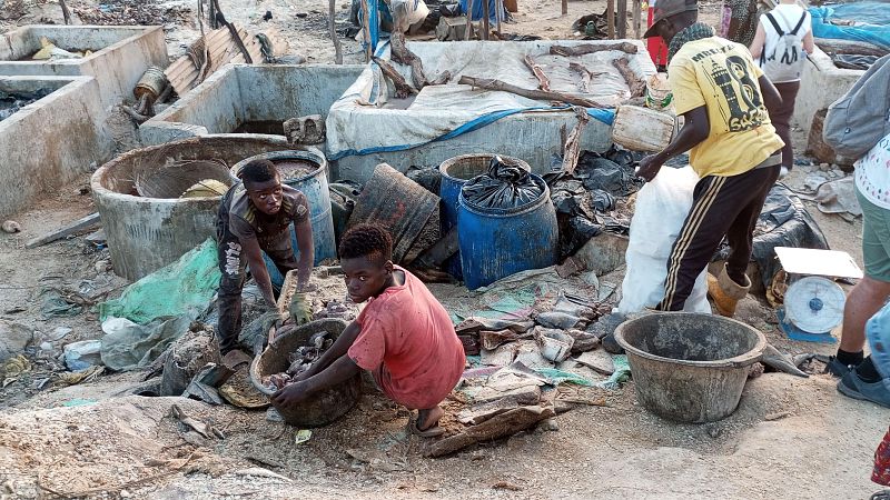 En primera persona - La sobreexplotación y la falta de equidad de las instituciones internacionales provocan la inmigración irregular en Senegal - 27/07/25 - Escuchar ahora