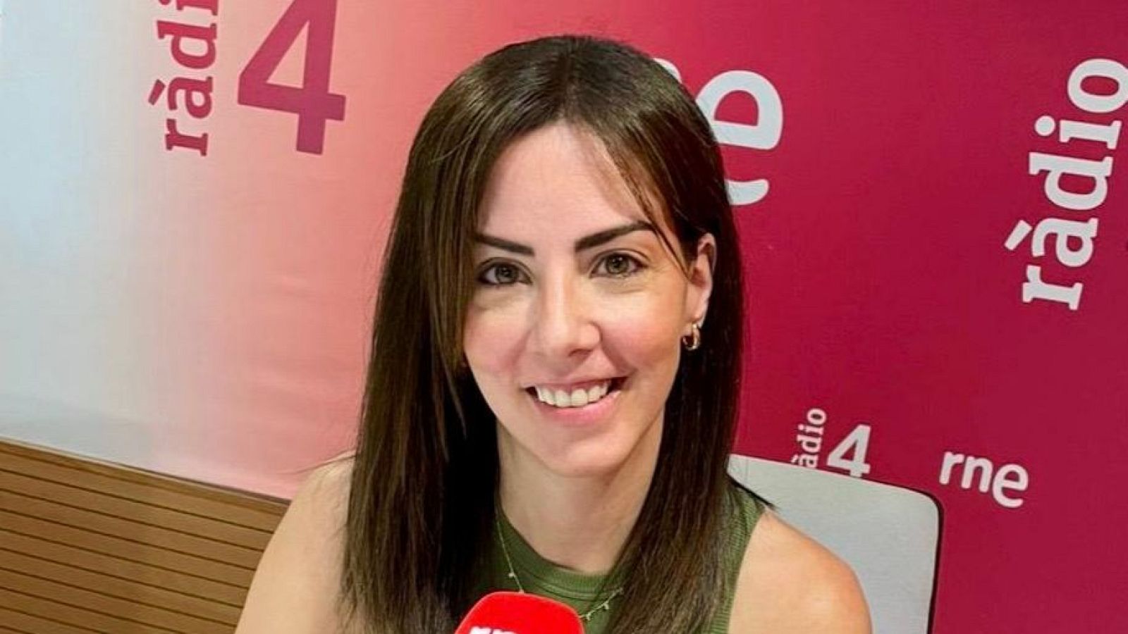 L'ESTIU A RÀDIO 4 - Ivette Castro: Com fer front als companys que no aguantem a la feina - L'estiu a Ràdio 4 | Escoltar