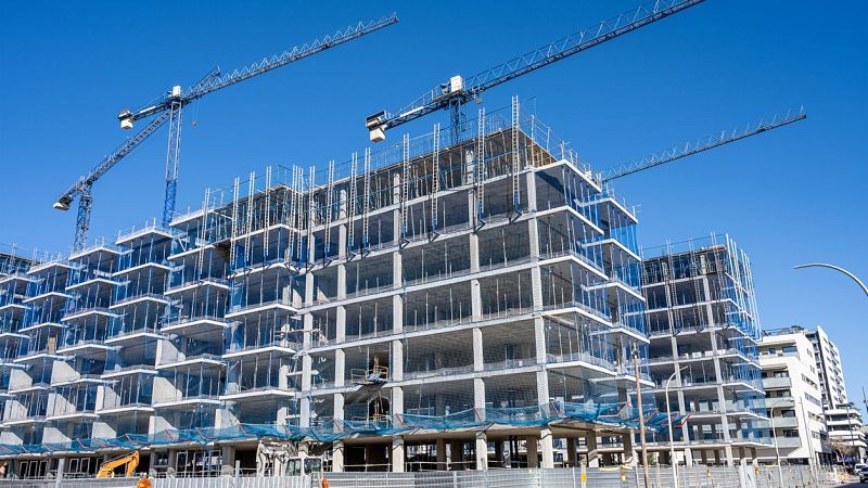 Fin de mes - 52 años para pagar una casa - Escuchar ahora