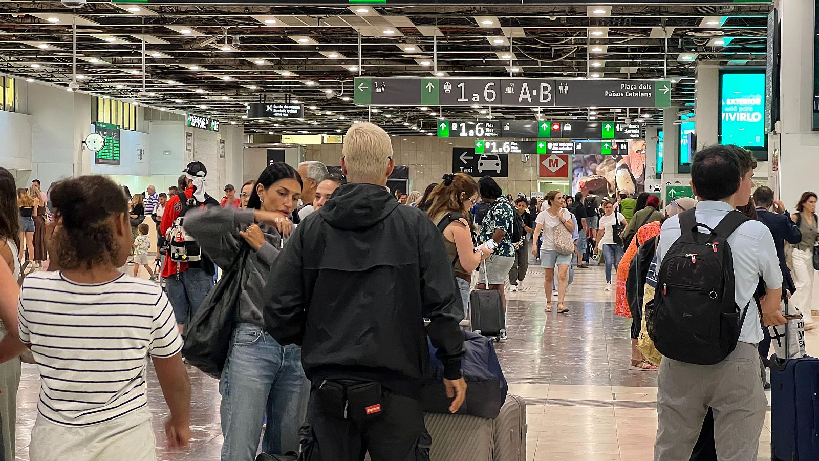 Caos a Rodalies i Regionals per una avaria a Sants