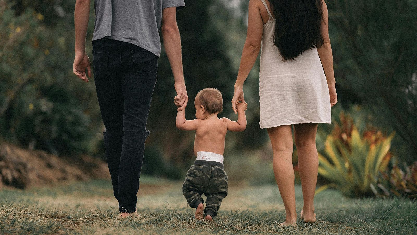 El govern amplia els permisos per naixement