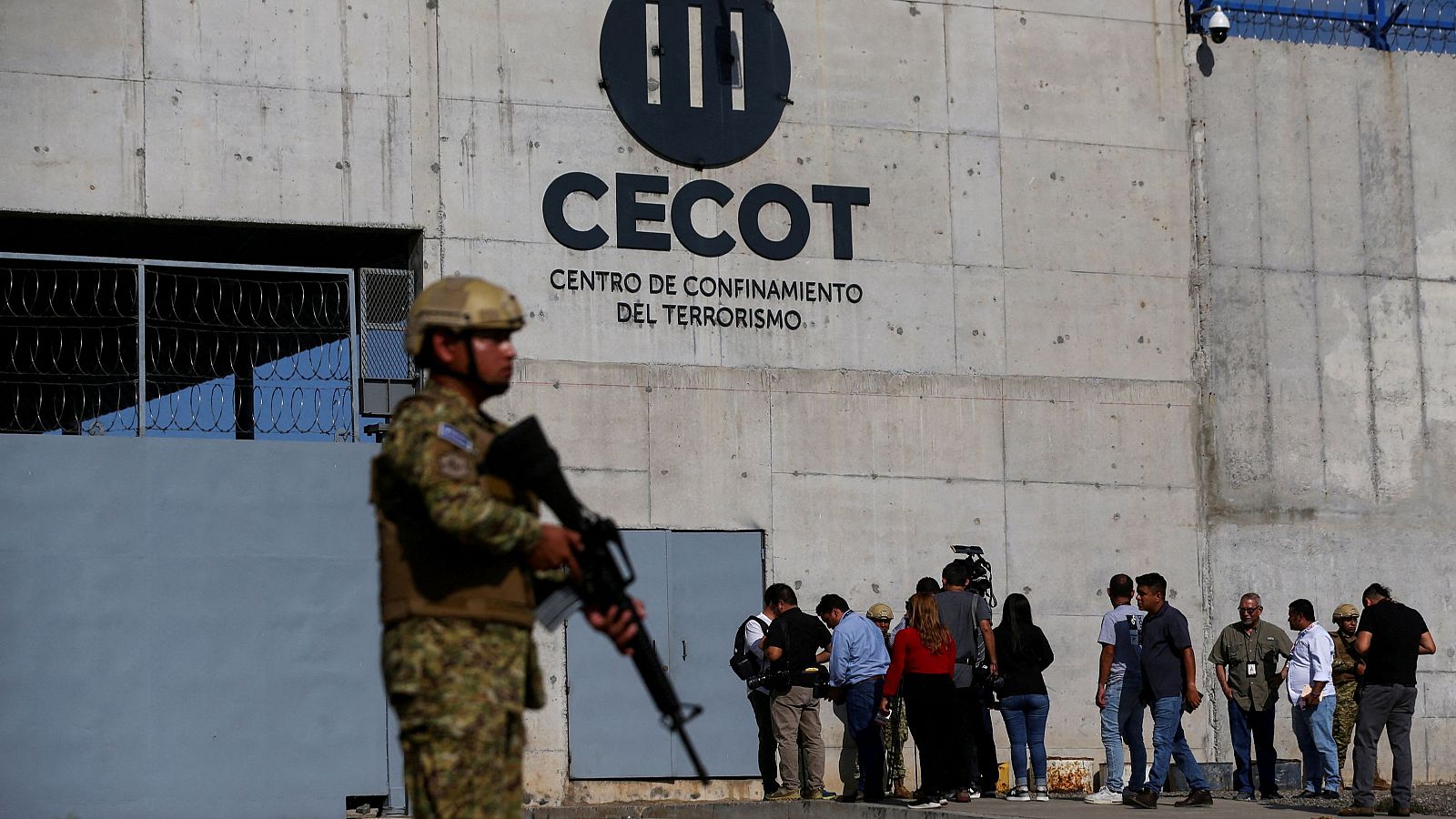 Cinco continentes - Riesgo de torturas y detenciones arbitrarias en El Salvador - Escuchar ahora