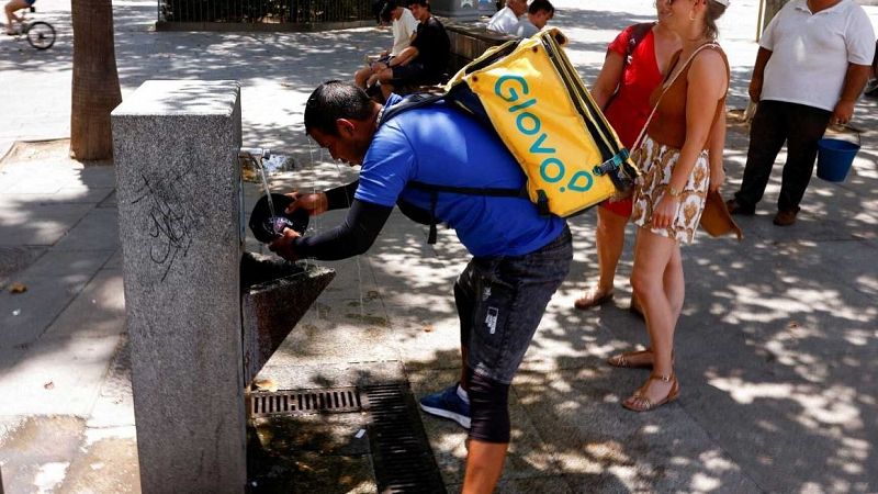 Els migrants ocupen una gran part de noves feines a Catalunya