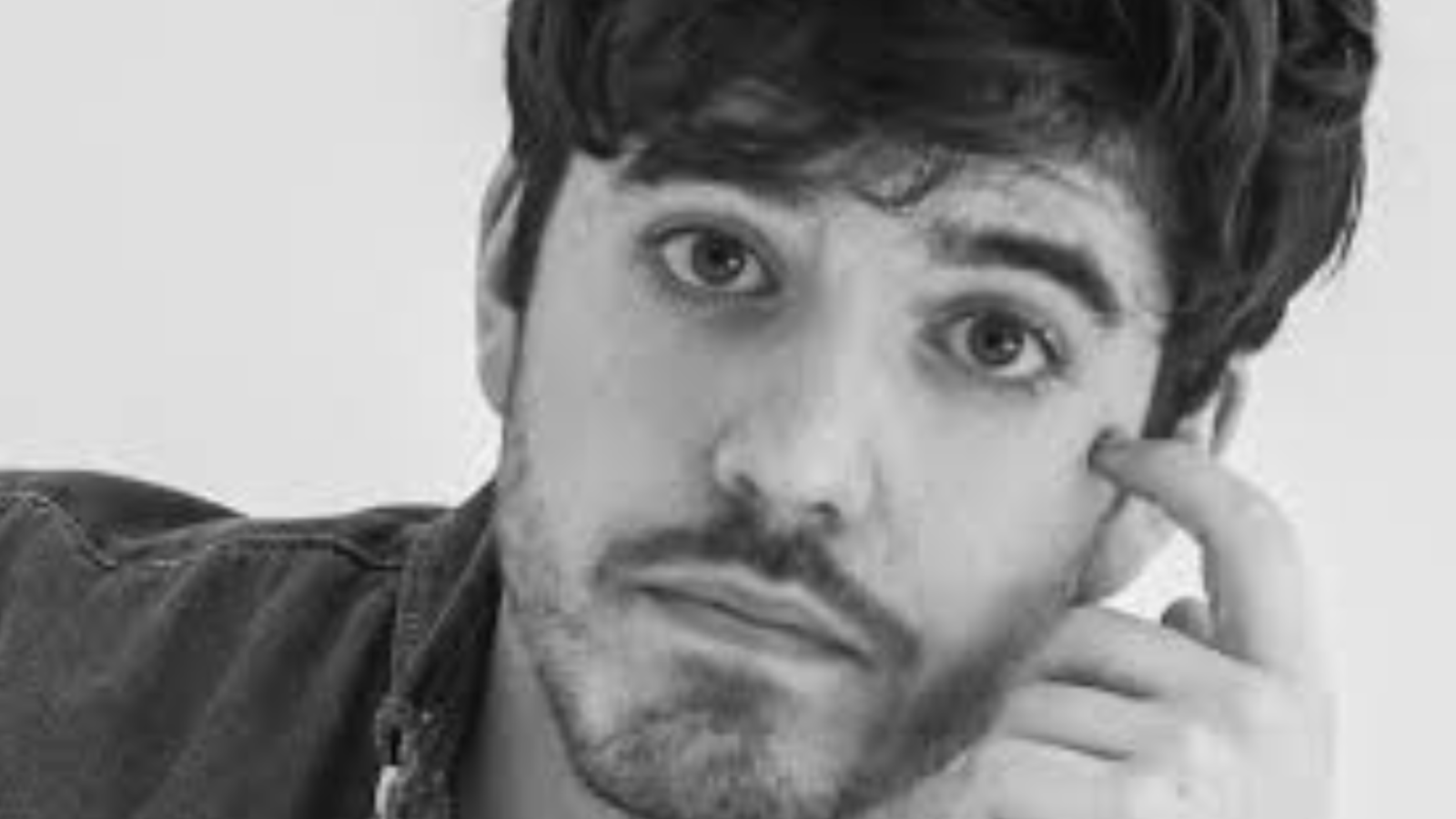 Roi Méndez nos habla de su gira 'House tour' y su alter ego R01 - Podría ser peor | Escuchar