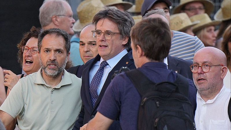Els Mossos suspenen l'expedient a 3 agents investigats per encobrir la fugida de Puigdemont