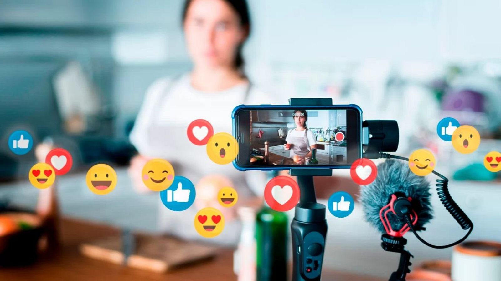 L'estiu a Ràdio 4 - Virals: Els influencers… a vaga? Reclamen vacances pagades i drets laborals - L'estiu a Ràdio 4 | Escoltar