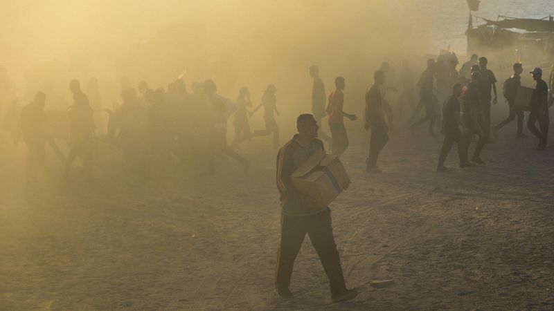 Médicos Sin Fronteras: "Las familias mandan a los más preparados para sobrevivir" - Escuchar ahora