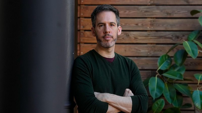 Jaime Palomera, autor de 'El secuestro de la vivienda': "Se está generando una sociedad de dos velocidades. Lo que define tu futuro no son tus méritos y tu trabajo, sino la familia en la que naces"