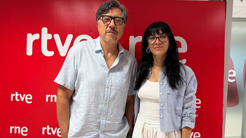 Las mañanas de RNE - Emma Hernández - 'Una conversación pendiente' con Carlos Bardem y Cecilia Gessa - Escuchar ahora