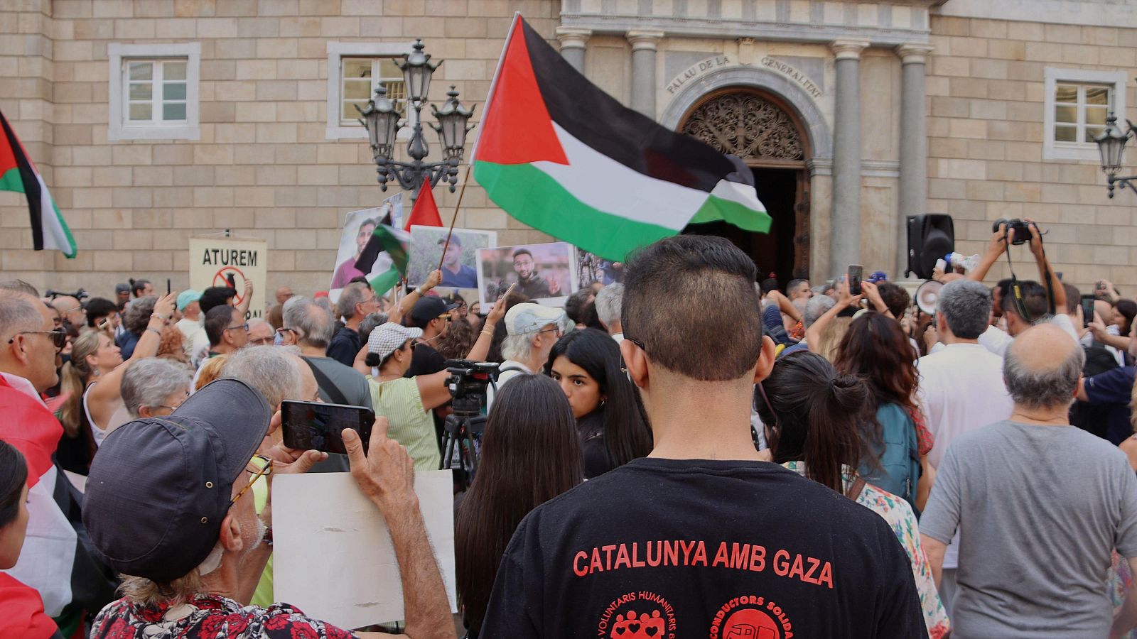 Un miler de periodistes es concentra a Sant Jaume per Gaza | Maria Huguet