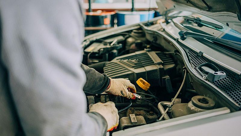 Calor i cotxes: consells per evitar problemes a l'estiu