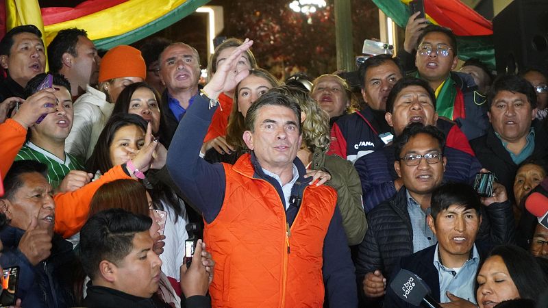 Cinco continentes - El giro de Bolivia en las elecciones presidenciales deja fuera a la izquierda tras 20 años