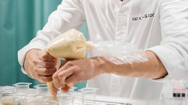 Las mañanas de RNE - Emma Hernández - ¿Por qué es tan caro un postre en un restaurante? - Escuchar ahora