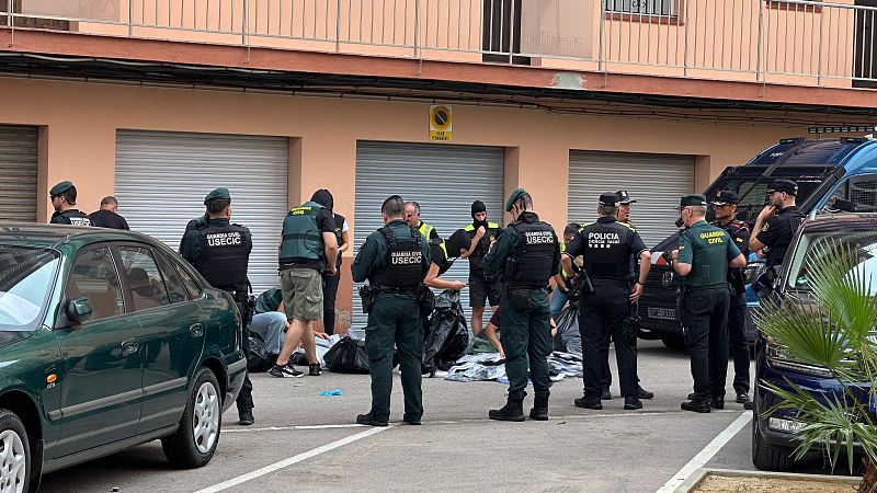 Operatiu policial a Roses contra el top manta