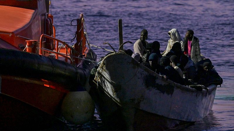 Cinco continentes - Abusos en el control migratorio y la externalización de la UE en Mauritania, por HRW - Escuchar ahora