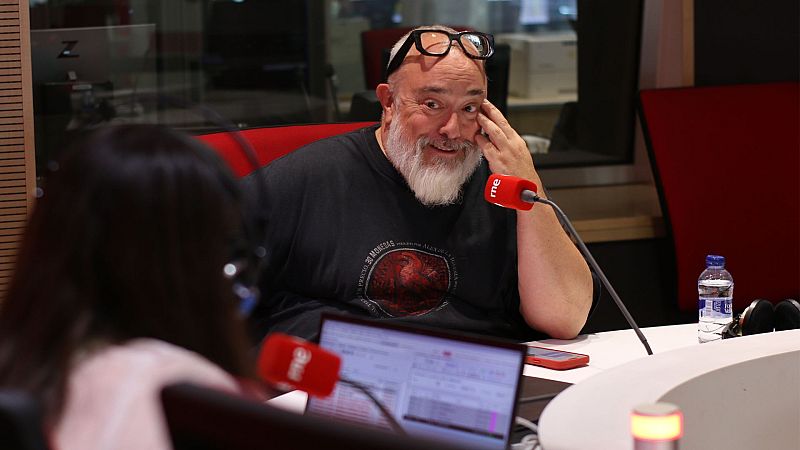 Álex de la Iglesia celebra 25 años de 'La comunidad' - El ojo crítico | Escuchar