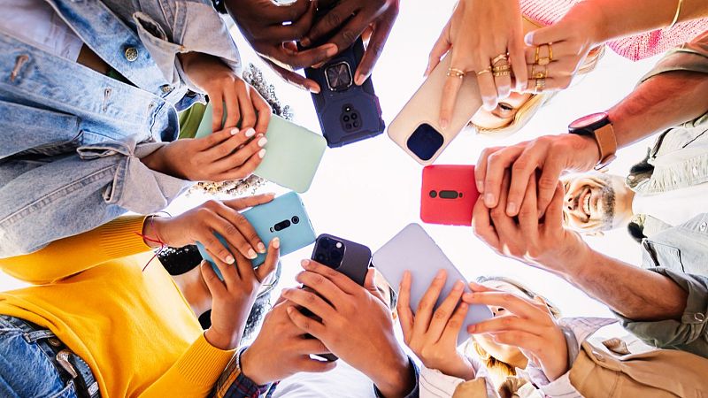 La "cara B" del uso de las redes sociales en los jóvenes: "Hay siempre un problema de fondo"- Escuchar ahora