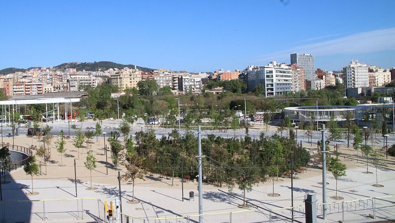 L'Ajuntament de Barcelona i la ONCE fan accessible el Parc de Glòries per les persones cegues | Escoltar