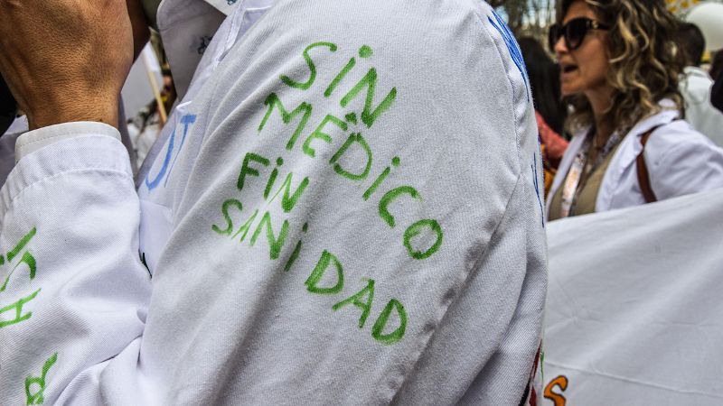 Médicos canarios convocan huelga si no retira el examen de la OPE de estabilización